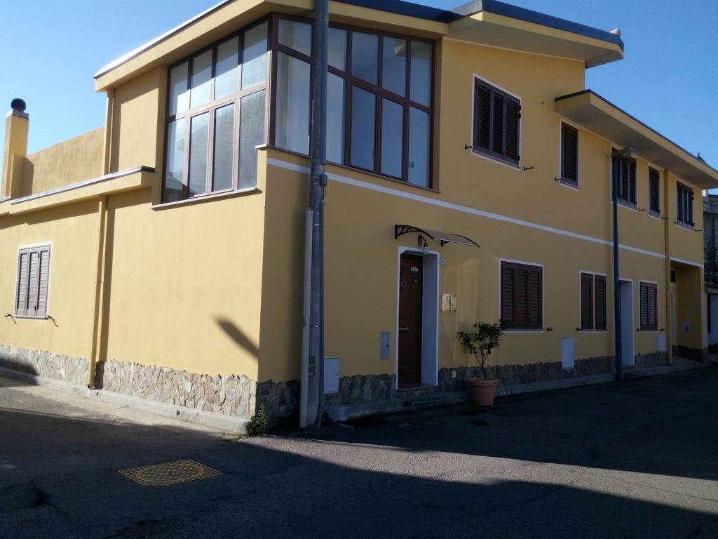 Casa Vacanze Rose E Fiori Sardegna 圣维托 外观 照片